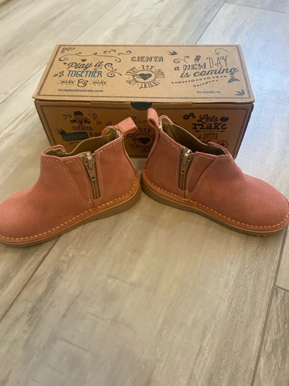 NWT Cienta Classic Light Pink Suede Leather Zip-Up Round Toe Boot toddler 7.5